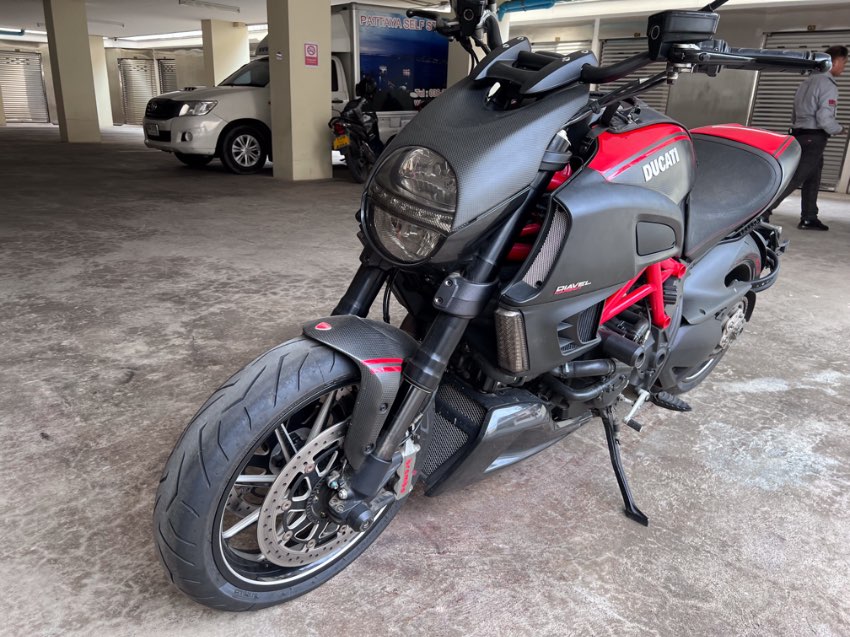 2014 Ducati Diavel Carbon only 2,600 km