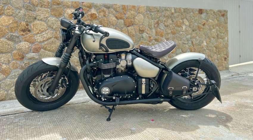 2022 Customized Triumph Bobber Bonneville only 311km   