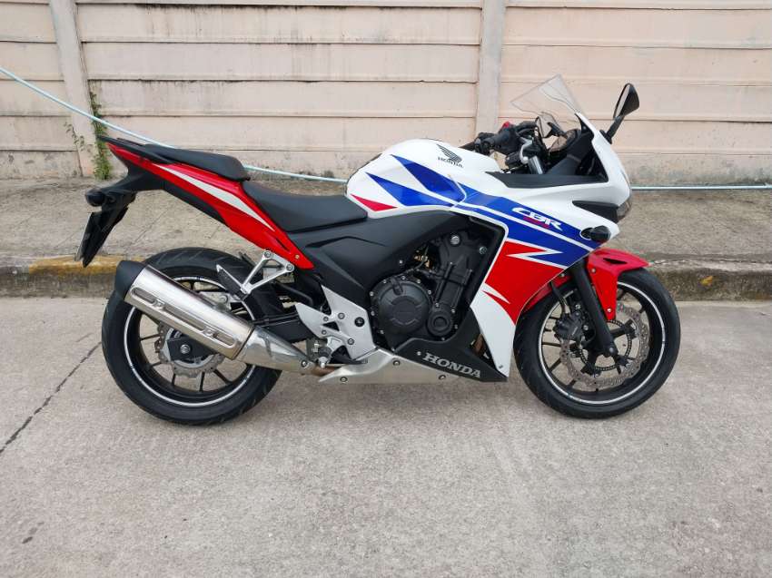 Honda CB500R ( ONLY 320 km )