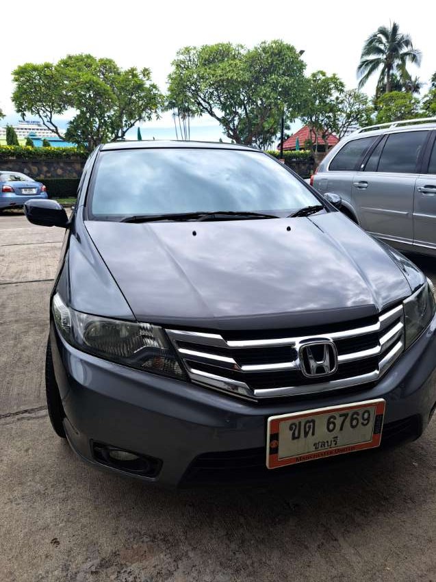 Honda City CNG 2012 for sale. Full history from Honda dealership.