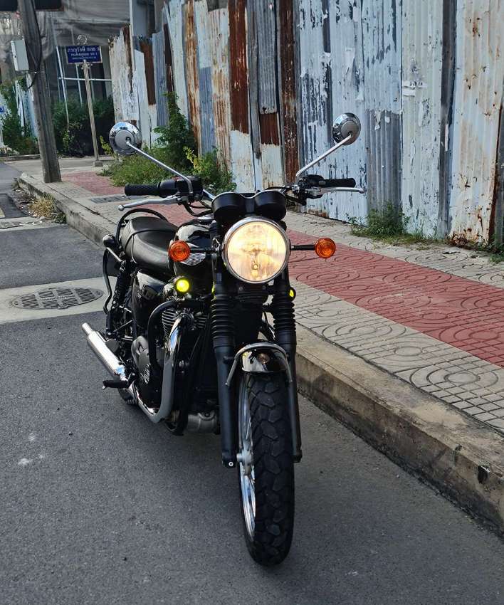 Beautiful Triumph Bonneville Black T100 2016 