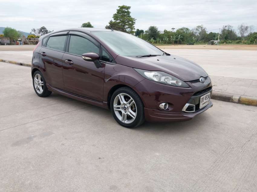 Ford Fiesta 1600cc automatic ( ONLY 81.000 km )