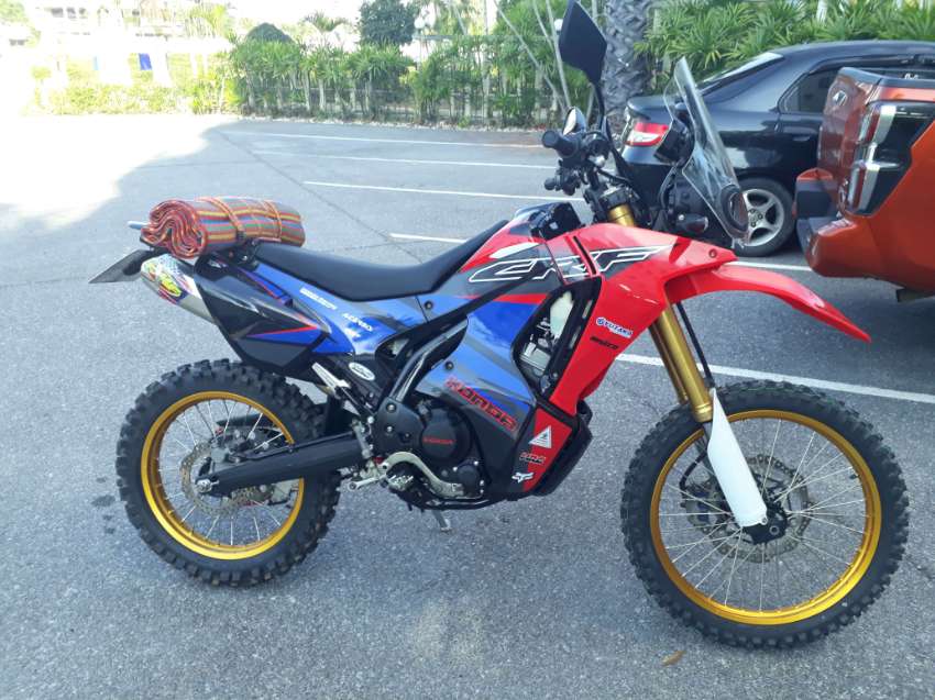 REDUCED 35K)2018 honda crf 250 rally) 